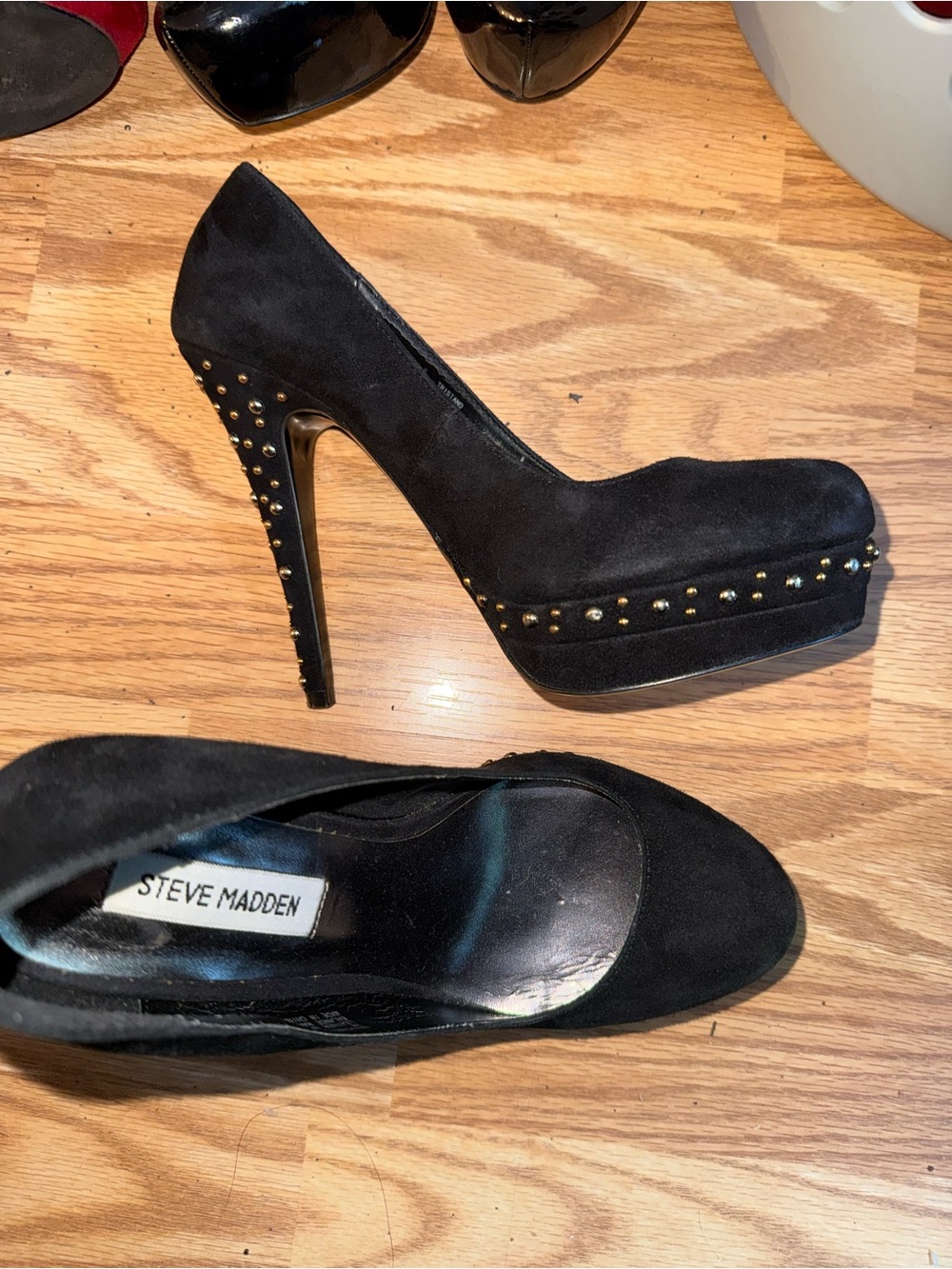 Steve Madden Black Suede Platform Studded Pumps